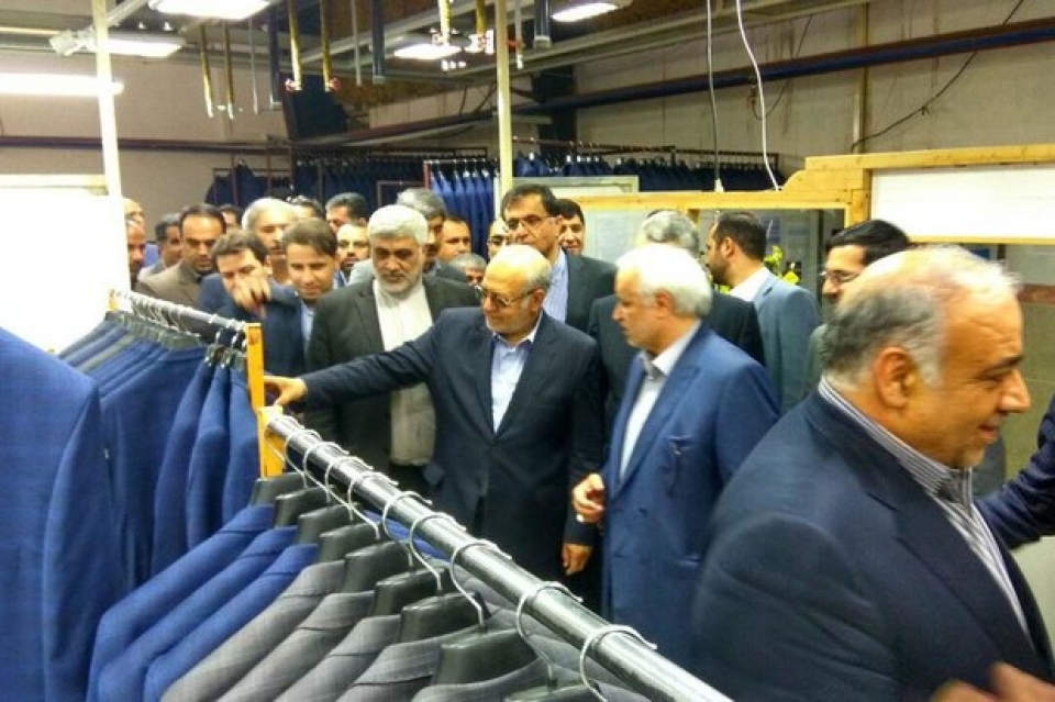 وزیر صنعت از دو واحد صنعتی در بروجرد بازدید کرد